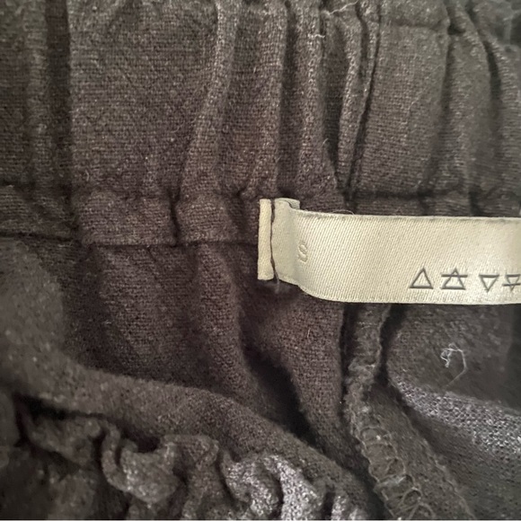 Stillwater LA. Black linen blend elastic waist shorts size small - Picture 5 of 7